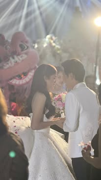 #TOUNGBANKWEDDING